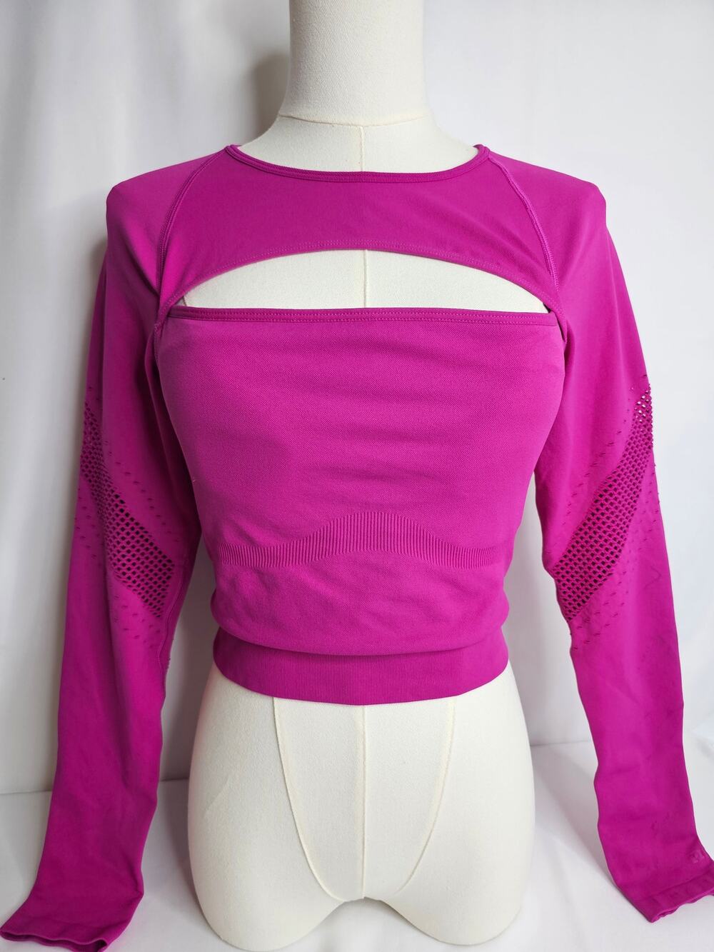 NWT  M Chloe x Halle x VS PINK Limited Edition Mesh Crop